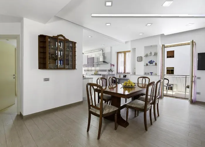 Apartment Rose House